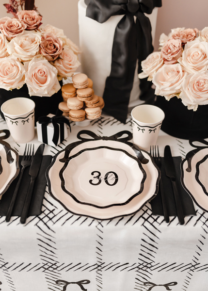 Talerzyki papierowe ''Hello 30'', mix, 18 cm (1 op. / 6 szt.) - obrazek 2
