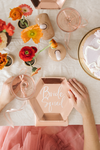 Talerzyki Bride squad, różowe złoto, 23cm (1 op. / 6 szt.) - obrazek 4