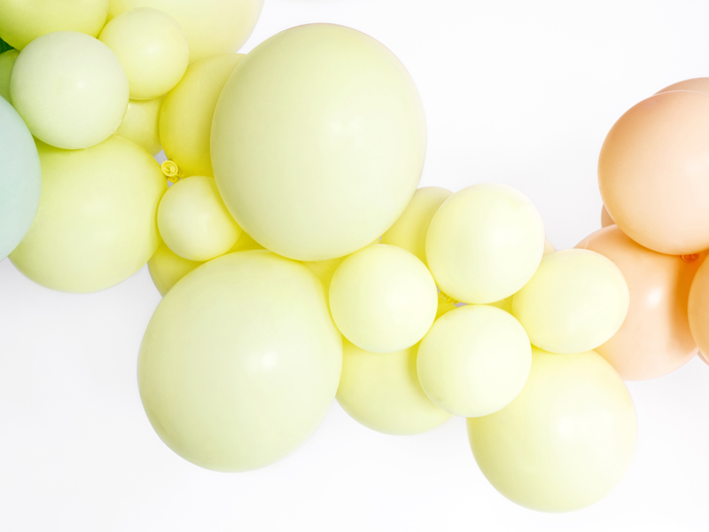Balony Strong 23cm, Pastel Light Yellow (1 op. / 100 szt.) - obrazek 2
