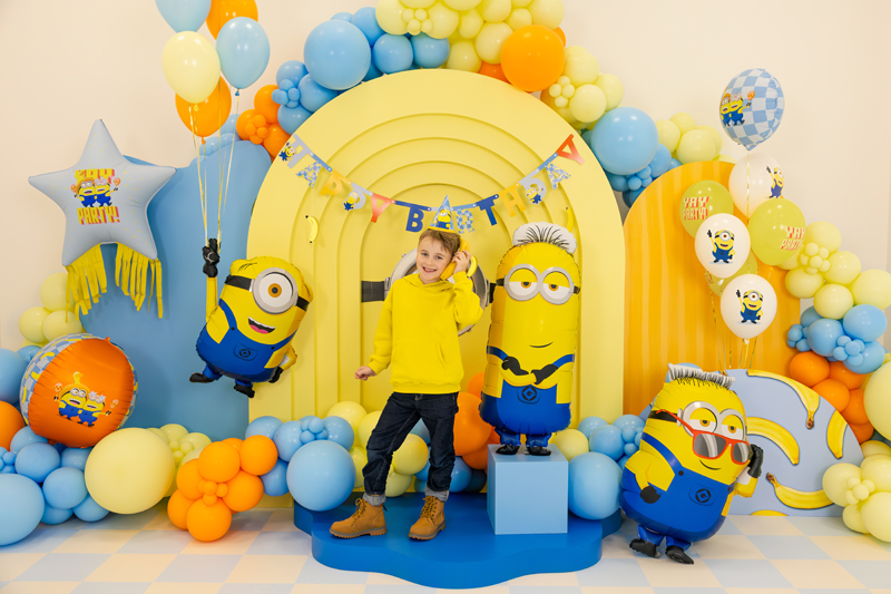 Balon foliowy Gwiazda z frędzlami Minionki, 72x72 cm, mix - obrazek 4