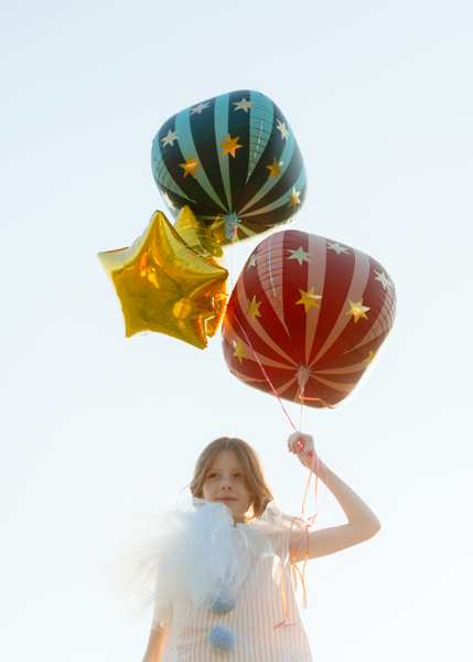 Balon foliowy Piłka w gwiazdki, 75 cm, czerwony - obrazek 3